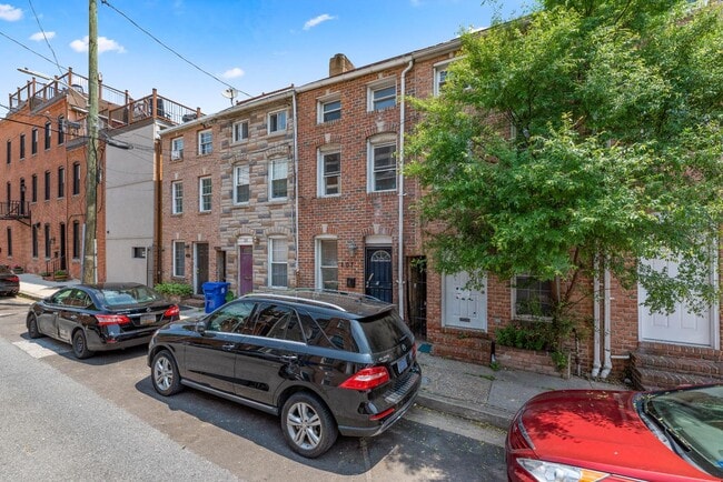 Building Photo - 207 S Regester St