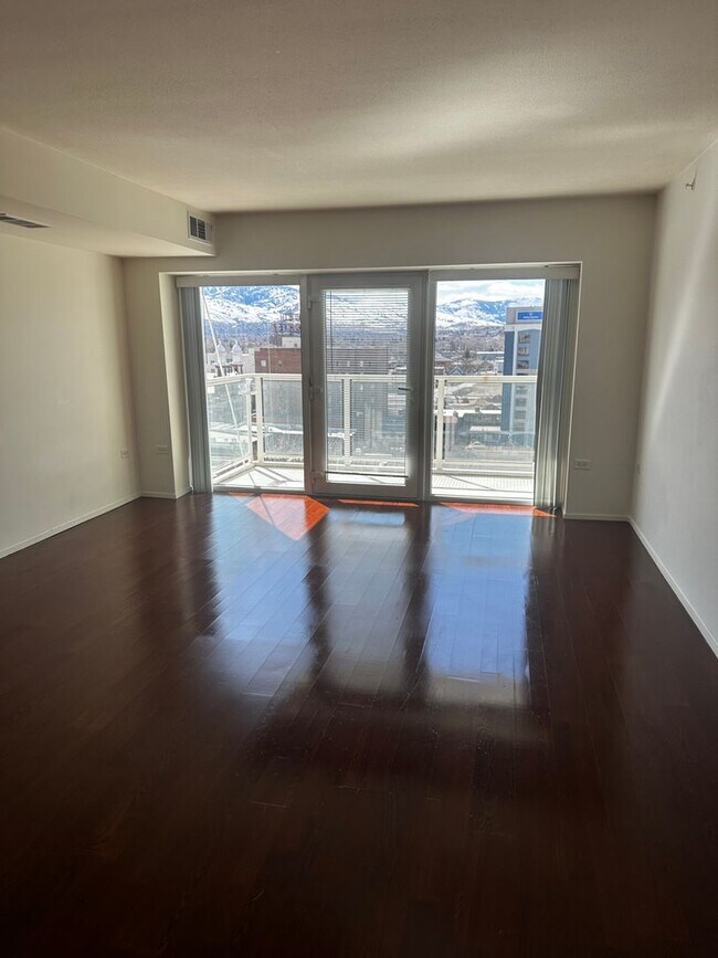 Building Photo - Studio in Reno downtown Montage with great...