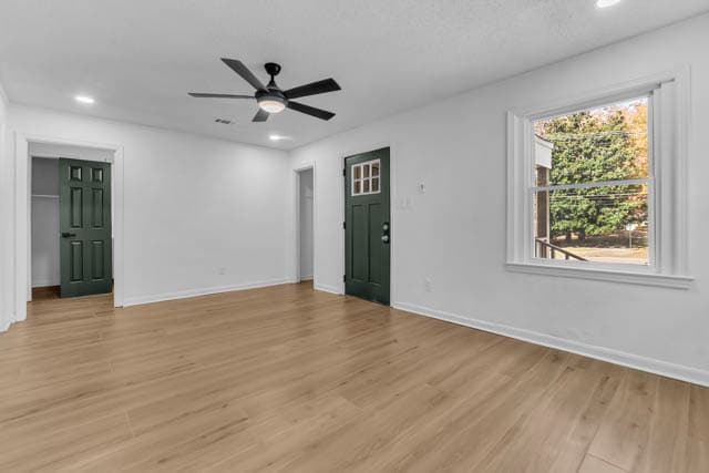 Building Photo - 3253 Kimball Ave