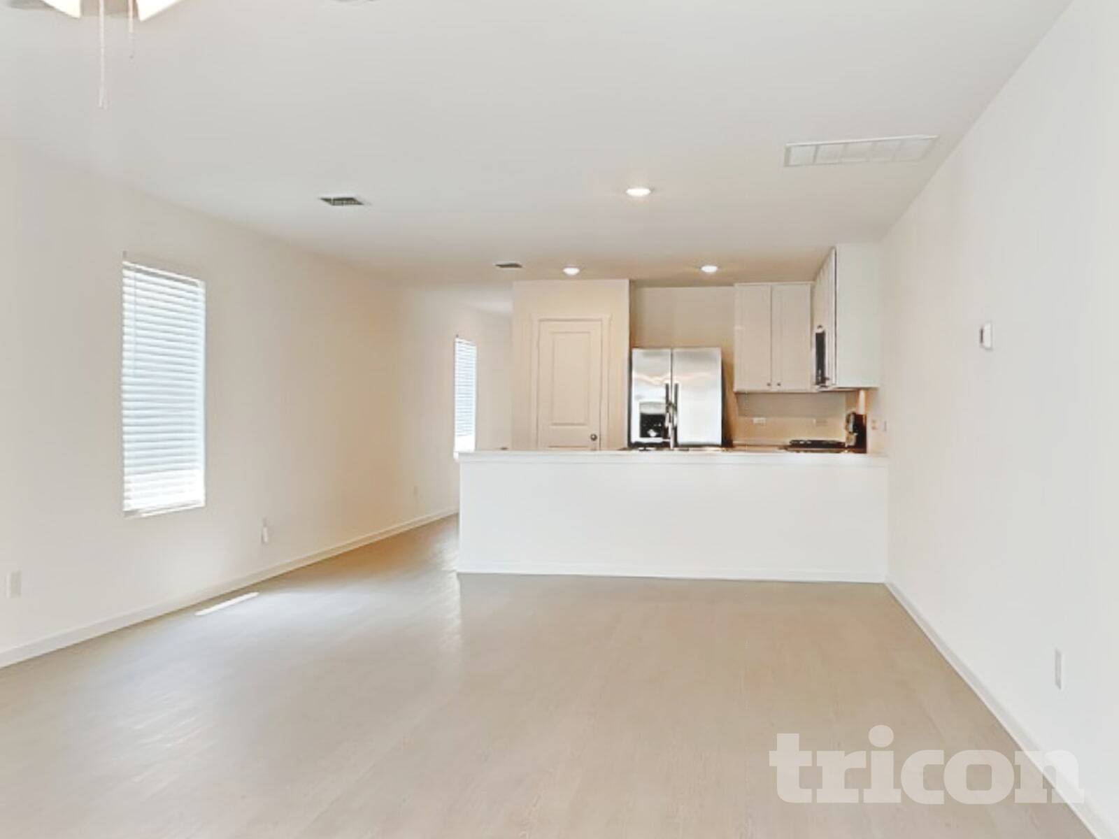 Building Photo - 827 Ponderosa Ln