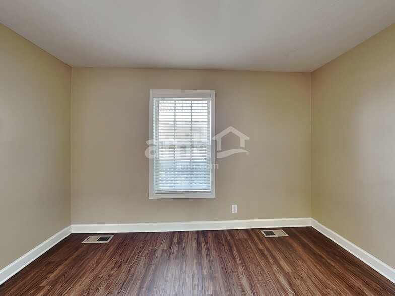 Building Photo - 1116 Chinook Cir