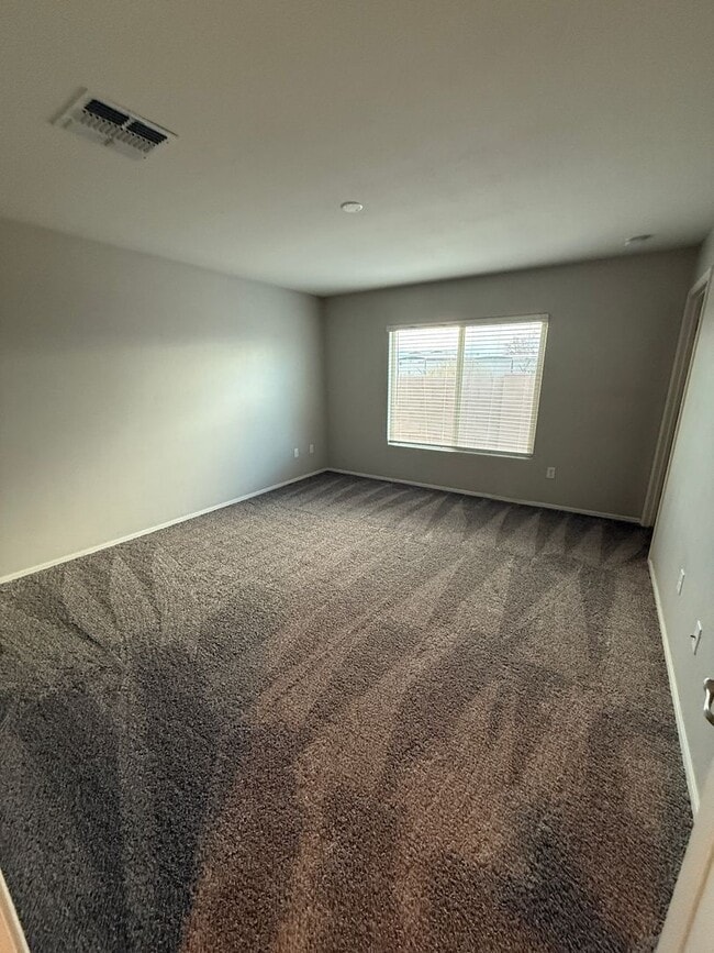 Building Photo - 3 Bed | 2 Bath | 1,456 Sq Ft | 2-Car Garage