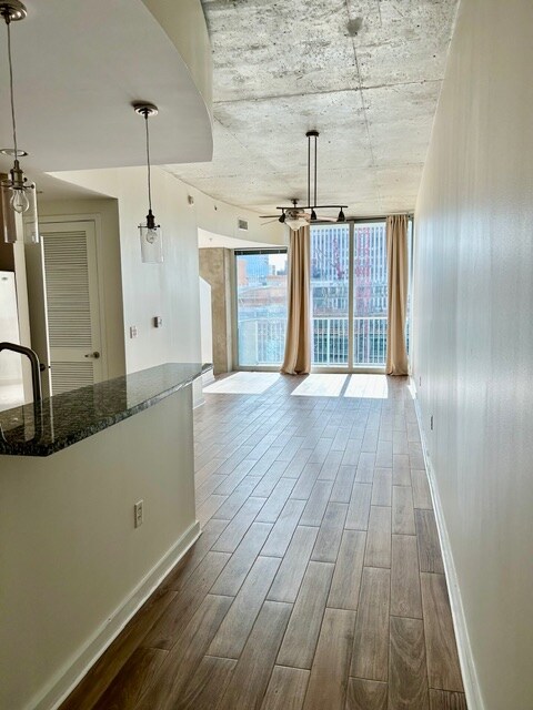 Building Photo - 777 N Ashley Dr