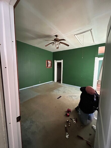 Building Photo - 112 W Winans St