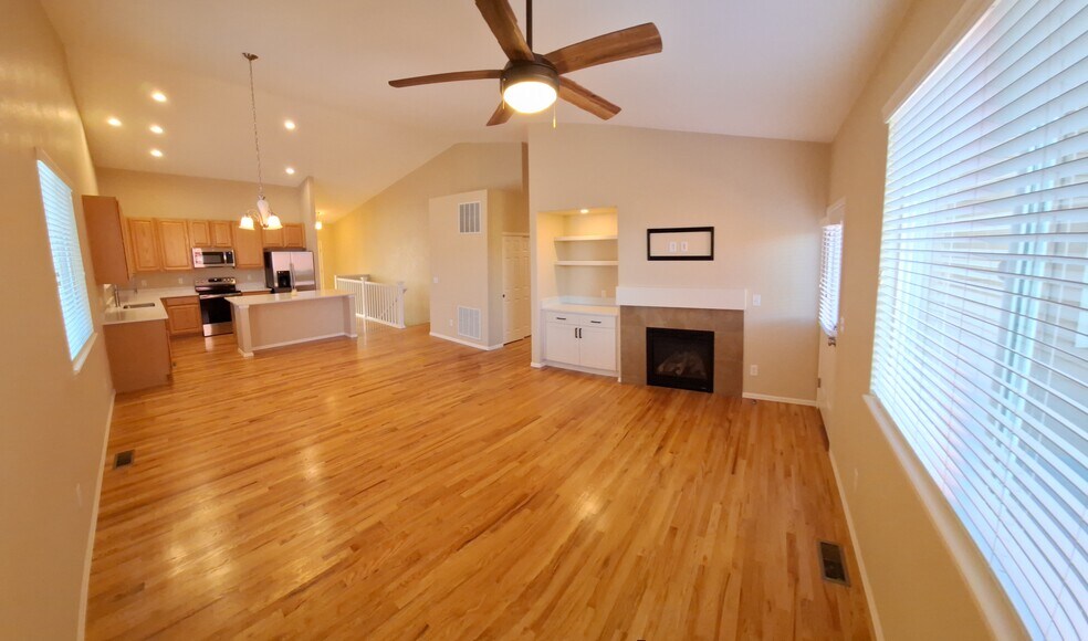 Building Photo - 3645 Desert Ridge Cir