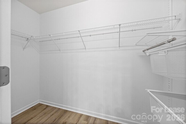 Building Photo - 2052 Shady Pond Dr