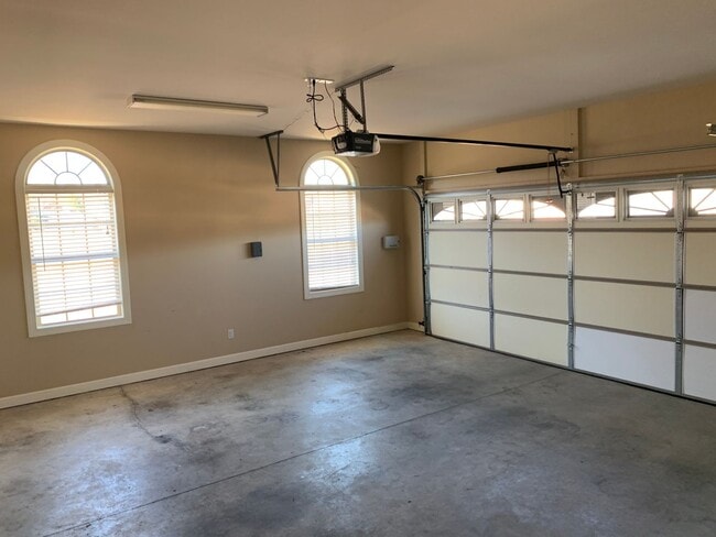 Building Photo - Sommer Brooke Subdivision!!  Office!