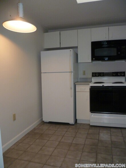 Building Photo - 175 Beacon St