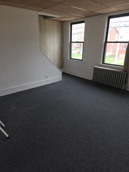 Living Room - 2411 Mount Troy Rd