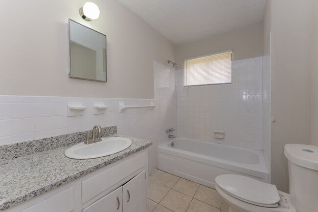 Building Photo - Hot Listing in Athens – 4 Beds, Granite Counters & More!