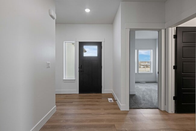 Building Photo - NEW BUILD 3-BED, 2-BATH UPSTAIRS DUPLEX UN...