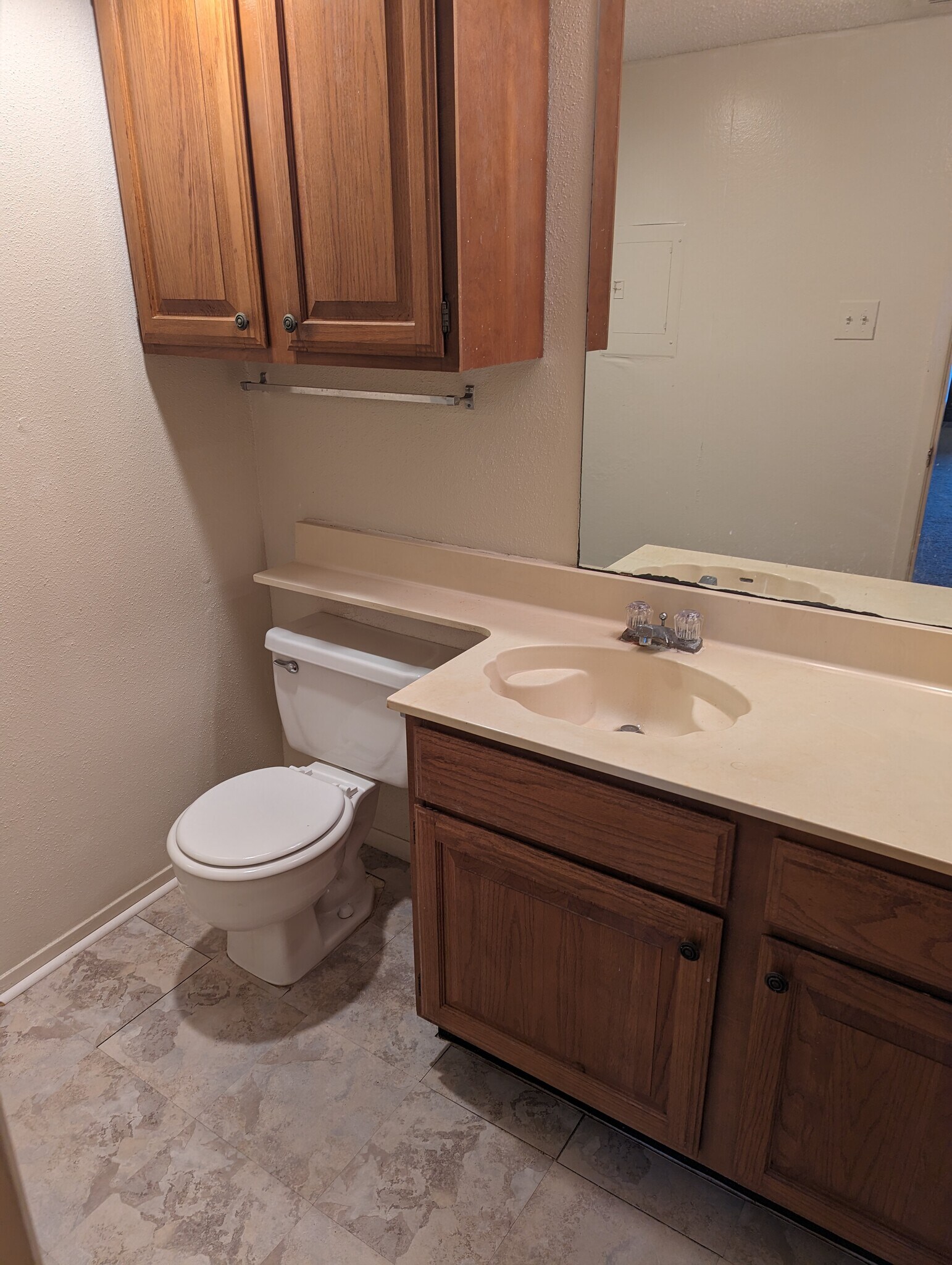 Building Photo - 10855 Meadowglen Ln
