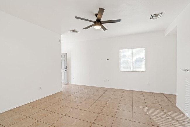 Building Photo - 7060 S Red Maids Dr