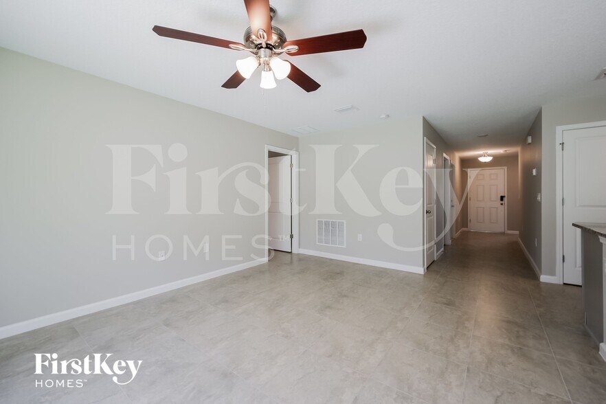 Building Photo - 513 Earhart Dr