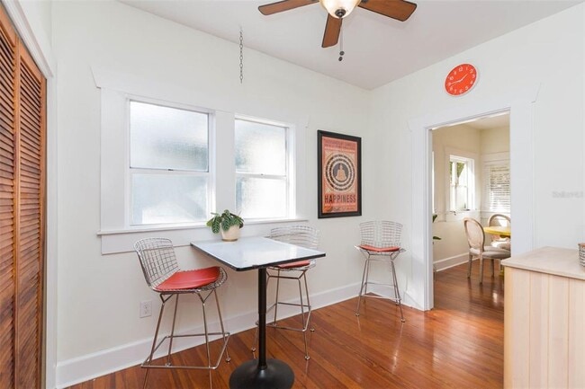 Building Photo - 917 E Broad St