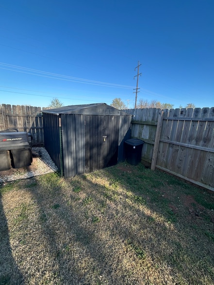 Building Photo - 4220 SE 49th Ter