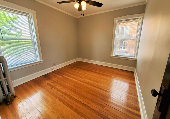 Building Photo - 5639 N Magnolia Ave