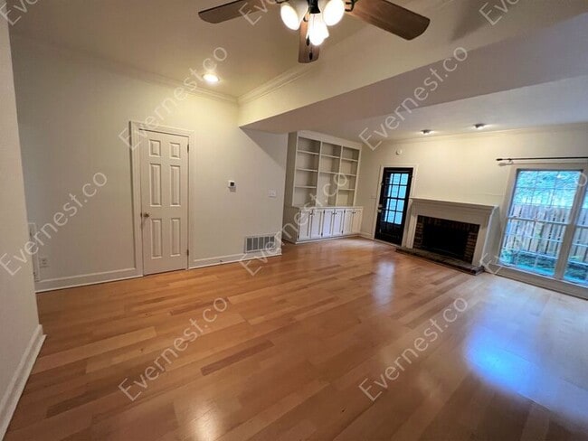 Building Photo - 1227 33rd St S