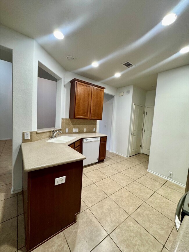 Building Photo - 13600 Breton Ridge St