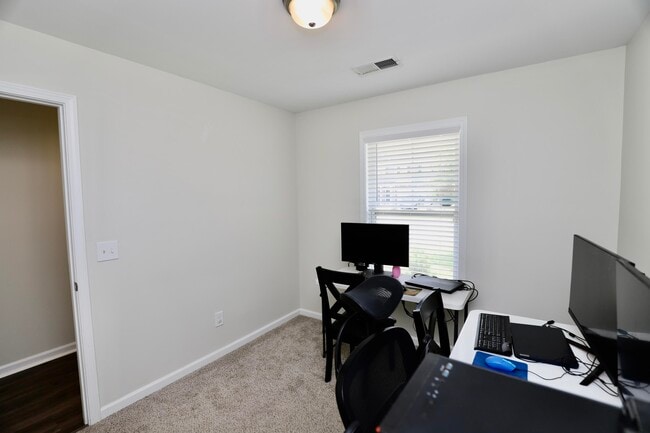 Building Photo - 17 Carriagebrook Cir