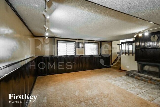 Building Photo - 6811 Abelia Hill Cove