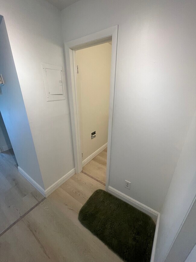 Building Photo - 2441 SW 82nd Ave