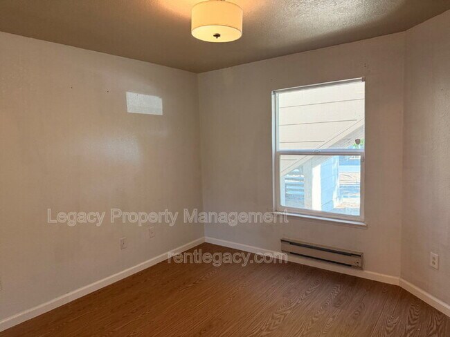 Building Photo - 7 Lancaster Cir