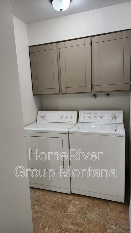 Building Photo - 2327 55th St