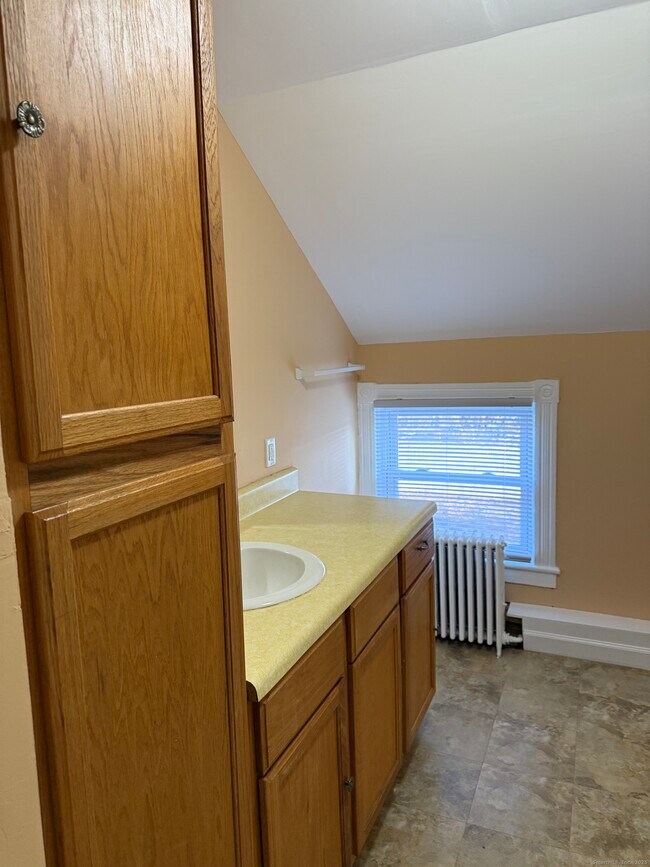 Building Photo - 10 Wilford Ct