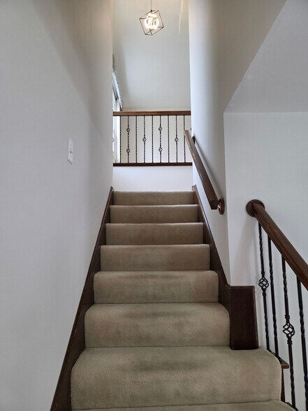 Building Photo - 2313 Manor Lake Ct