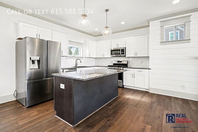 Building Photo - 124 8th Ave