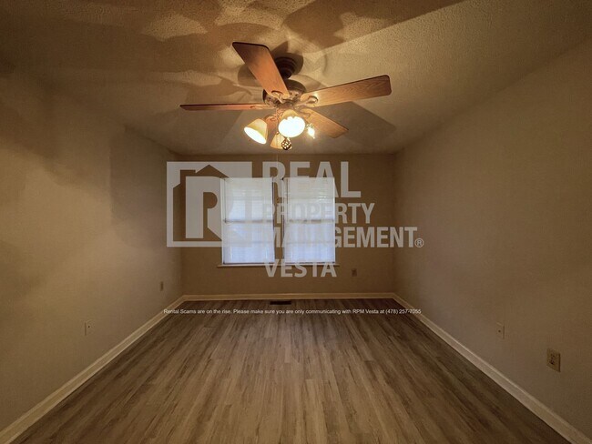 Building Photo - 1100 Will Scarlet Way
