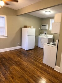 Building Photo - 238 Rose St