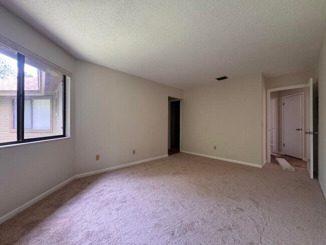 Building Photo - 2/2 in Woodhaven of Palm Coast