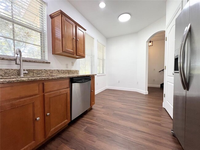 Building Photo - 7138 Five Oaks Dr