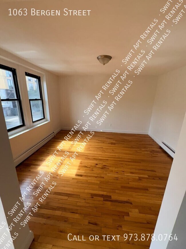 Building Photo - 1063 Bergen St