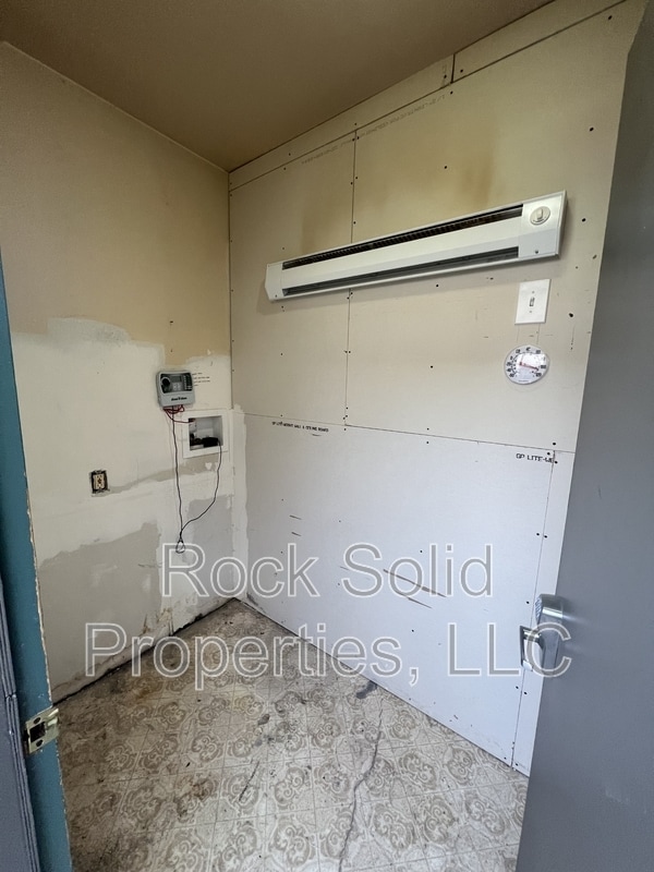 Building Photo - 3061 Reed Ave