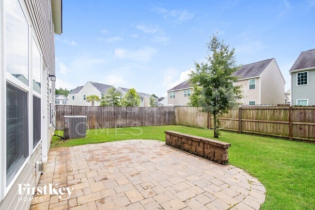 Building Photo - 165 Longford Dr