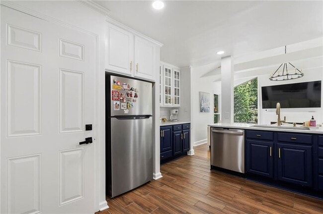 Building Photo - 2373 Virginia Pl NE