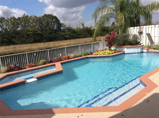 Building Photo - 160 NW 166th Ave