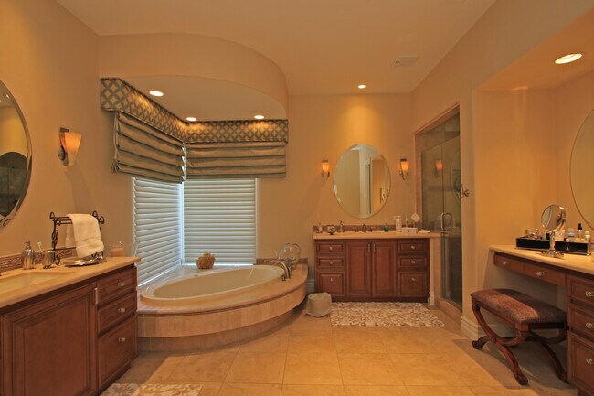 Building Photo - 75739 Via Cortona