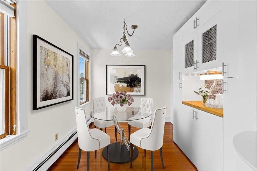 Building Photo - 15 Hillock St