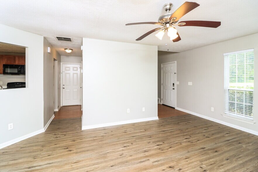 Building Photo - 1347 Ambercrest Way