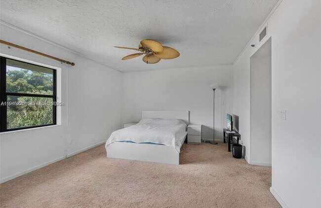 Building Photo - 7507 La Paz Blvd