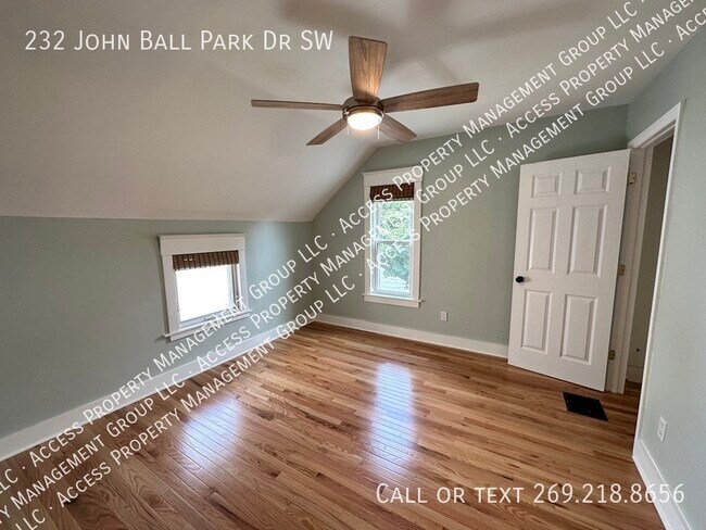 Building Photo - 232 John Ball Park Dr SW
