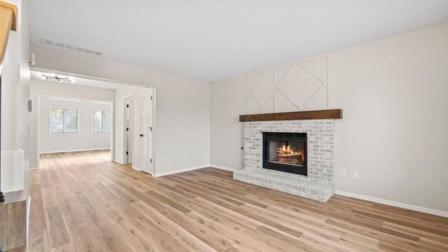 Building Photo - 7117 Country Hill Dr