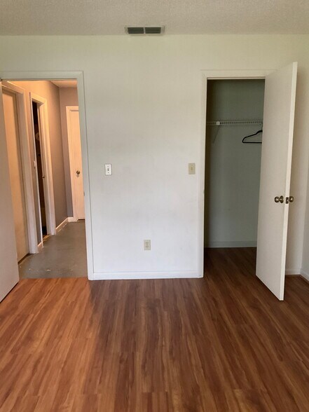 Building Photo - 58 Silver Ln