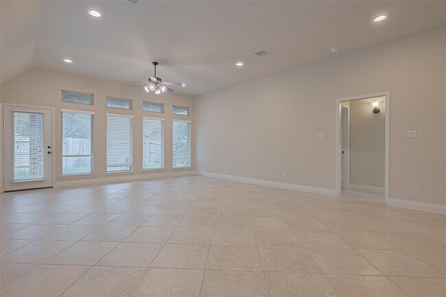 Building Photo - 10623 Davlee Ln