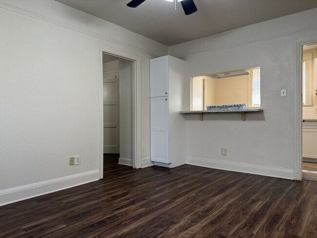 Building Photo - 45w26th