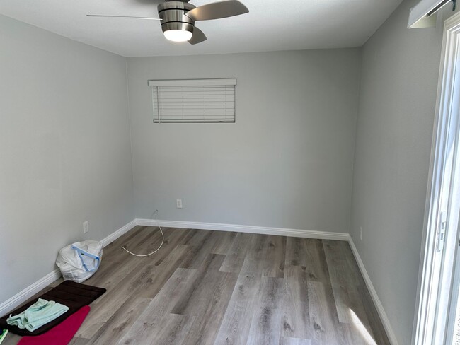 Building Photo - Remodeled 1 bedroom in IB